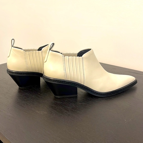 Cream Via Spiga booties Size 6.5M - Picture 3 of 5